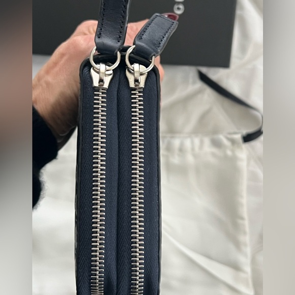 New Gucci large leather travel wallet with micro GG - Picture 3 of 10